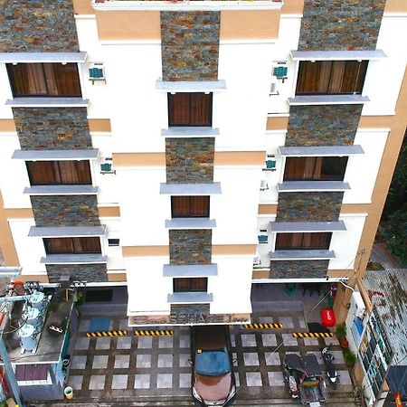 East Square Inn Bacolod Bagian luar foto