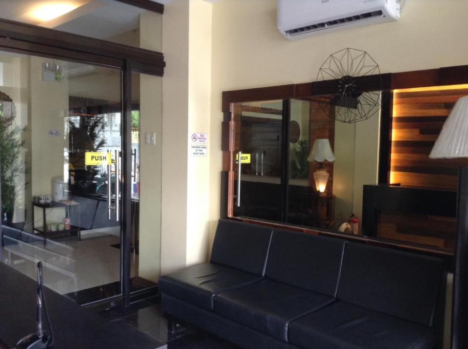 East Square Inn Bacolod Bagian luar foto