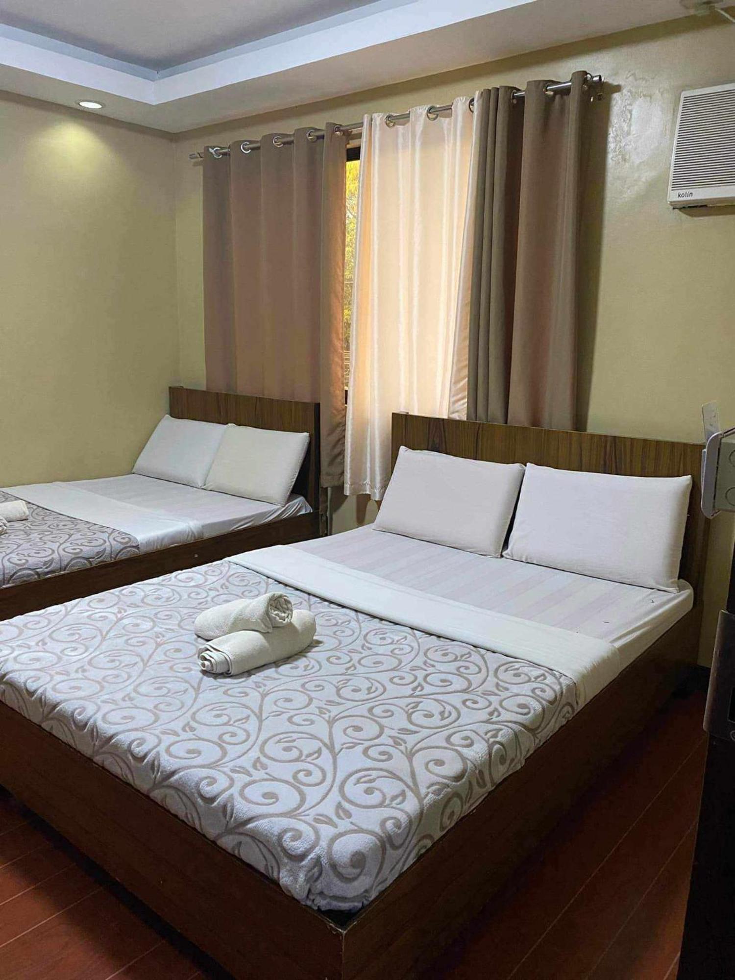 East Square Inn Bacolod Bagian luar foto