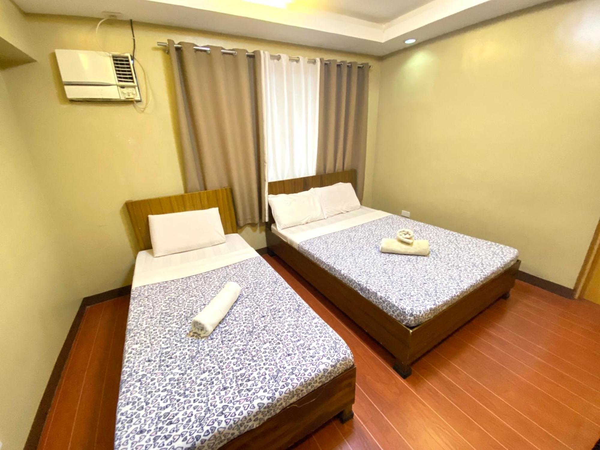 East Square Inn Bacolod Bagian luar foto