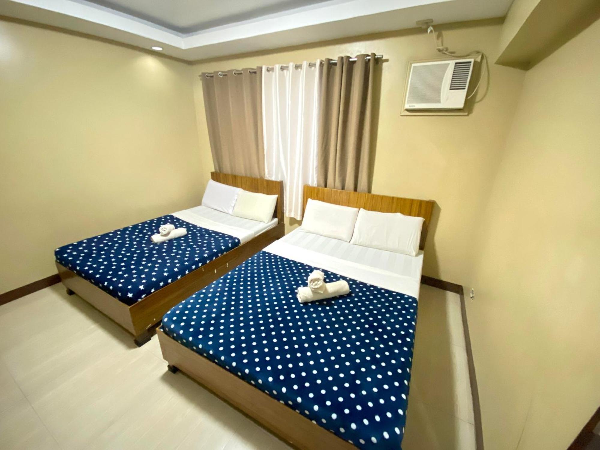 East Square Inn Bacolod Bagian luar foto