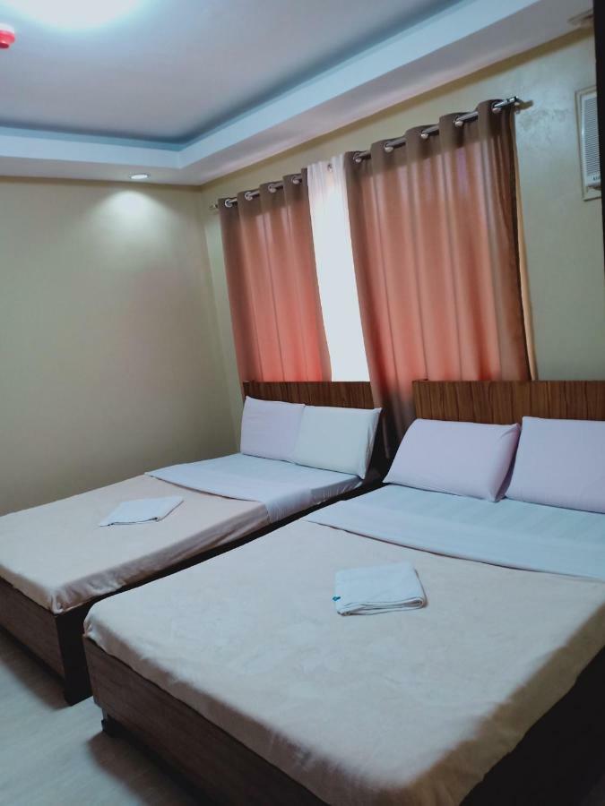 East Square Inn Bacolod Bagian luar foto