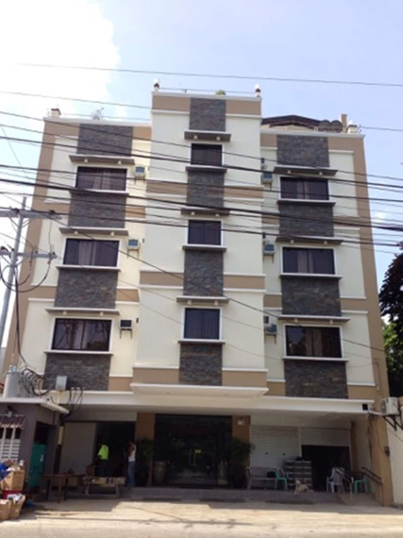 East Square Inn Bacolod Bagian luar foto