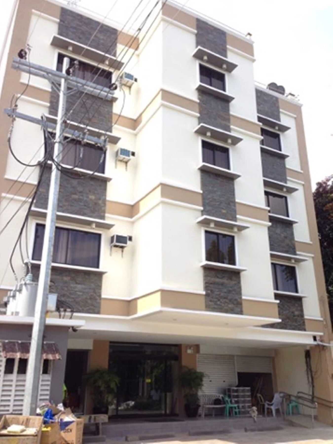 East Square Inn Bacolod Bagian luar foto